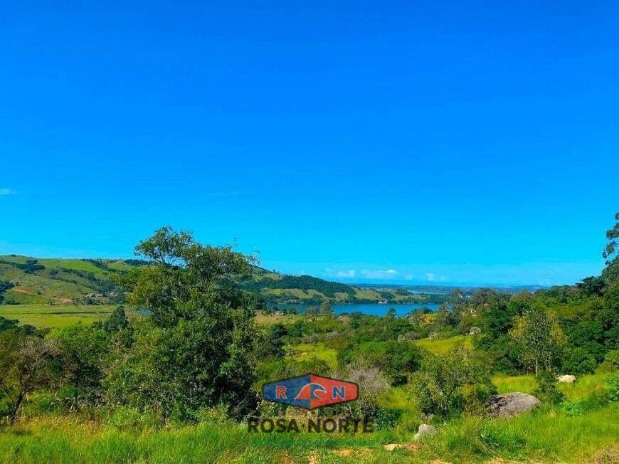 Linda Chácara à venda com 3 hectares vista para lagoa e mar em Imaruí/SC