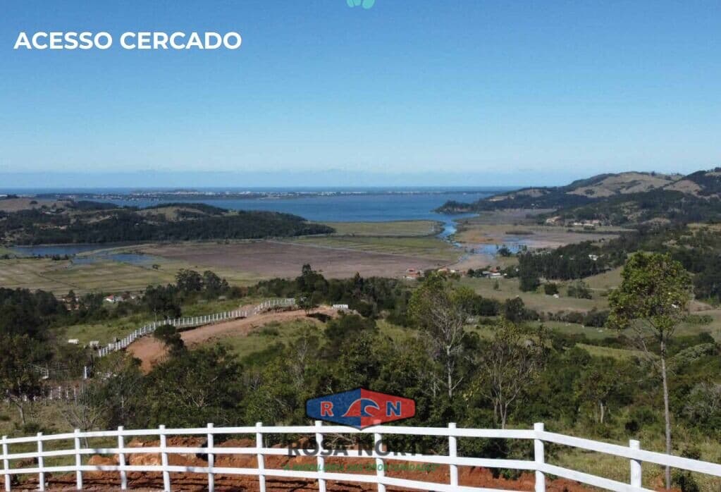 Linda Chácara à venda com 2 hectares vista para lagoa e mar em Imaruí/SC