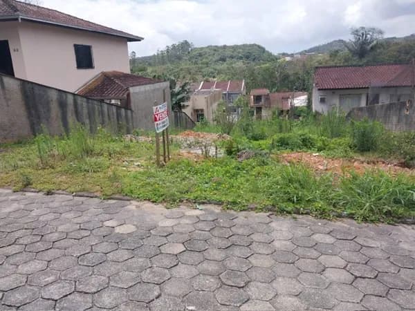Terreno com 240 m2 bairro Parque Guarani, Joinville-SC.