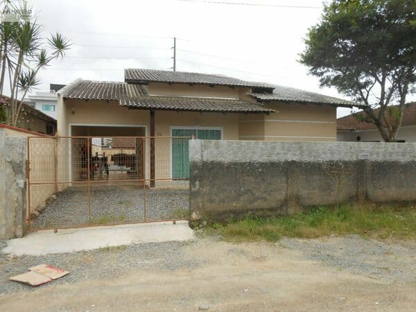 Casa Padrão para Venda em Boehmerwald Joinville-SC