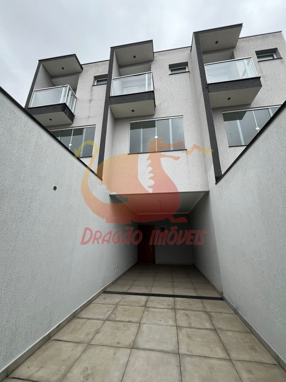 SOBRADO NOVO 3 Dorms. 1 Suíte na Vl. Industrial