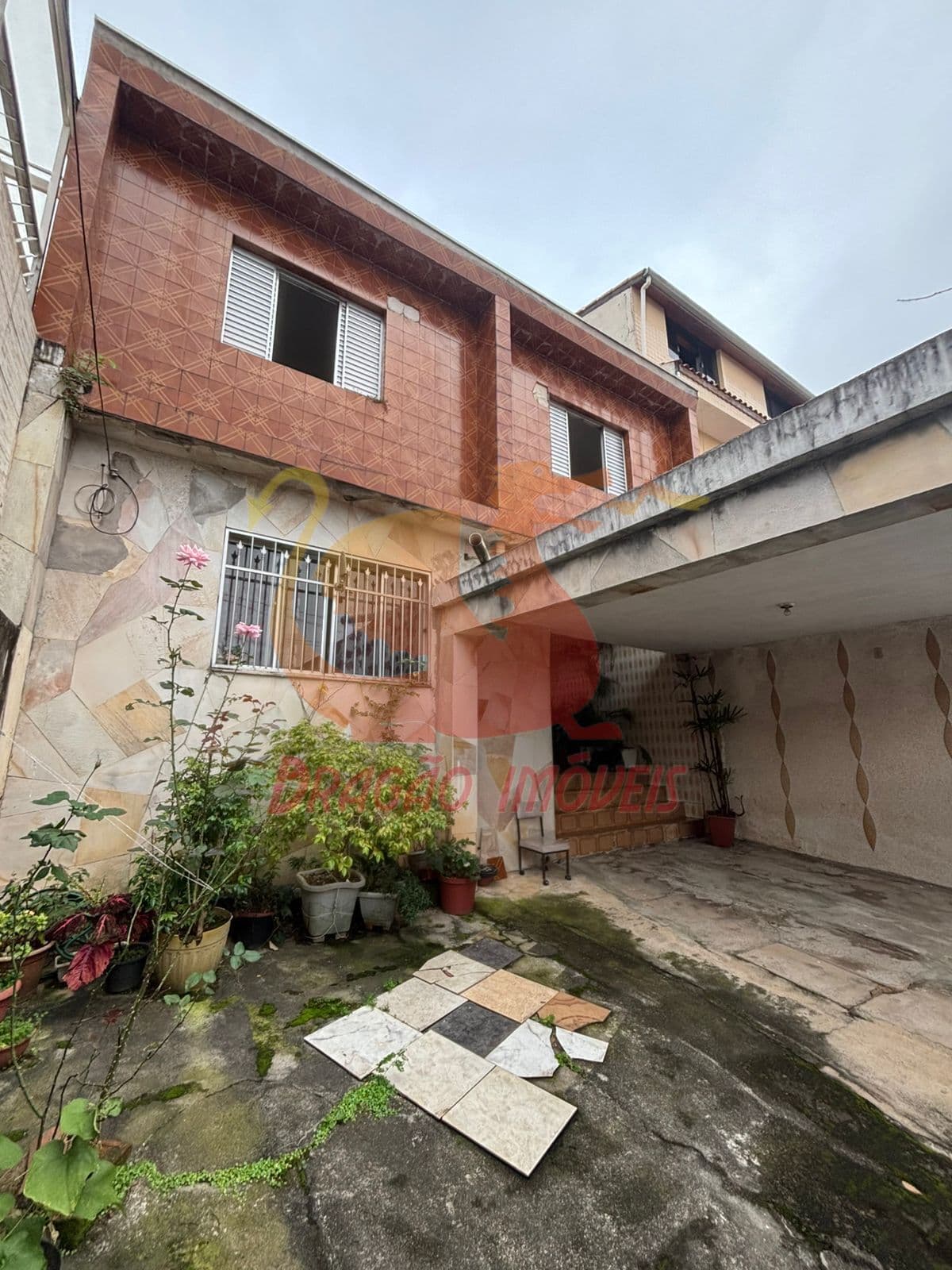 CASA COM 2 MORADIAS no Jd. Panorama