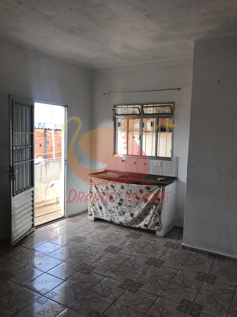 CASA PARA RENDA COM 5 MORADIAS