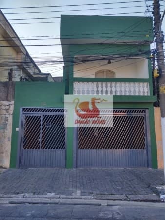 CASA com 3 dorms. sendo 1 com sacada.