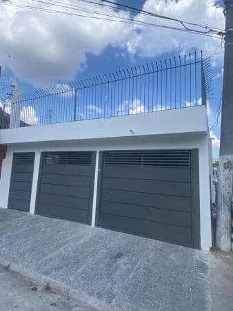 IMÓVEL pra renda com 3 casas no quintal no Jd. Panorama.
