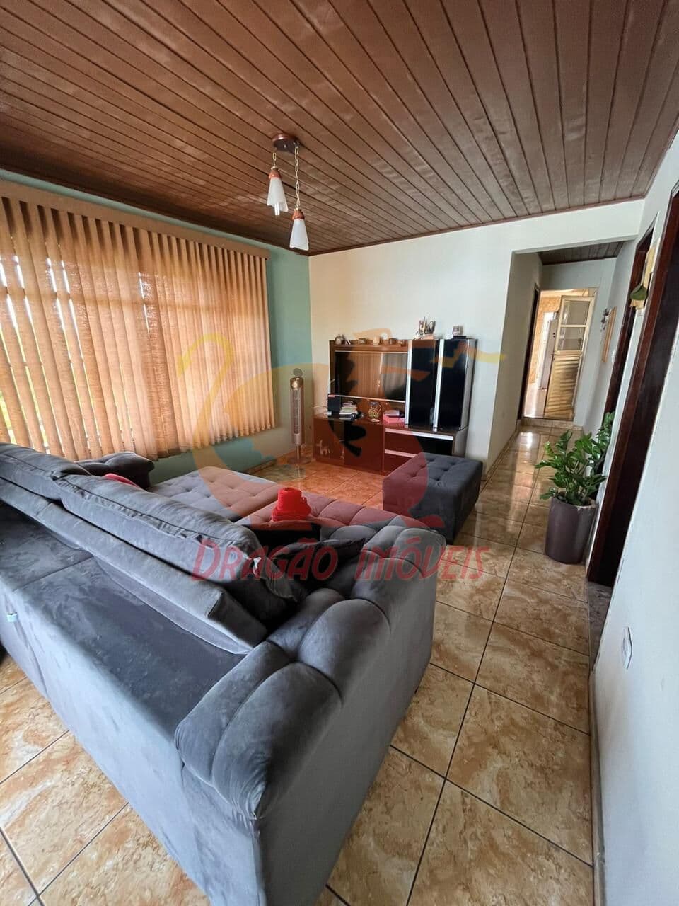 CASA com 3 moradias no Jd. Panorama