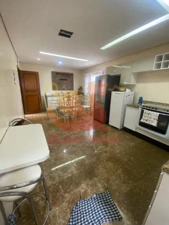 CASA c/ 3 dorms. 1 suíte c/ closet - 6 vg. garagem - Vl IVG