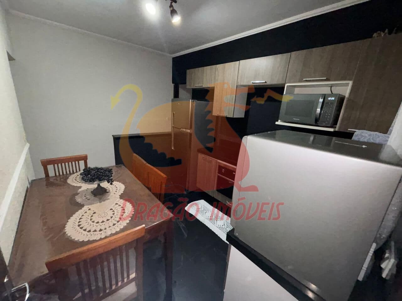 CASA com 2 moradias na Vl. Industrial