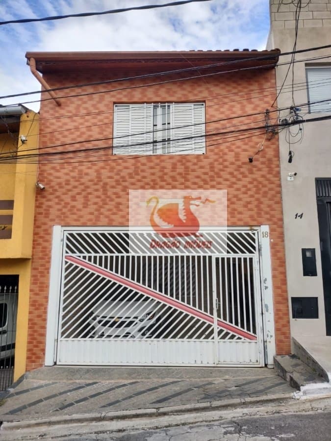 SOBRADO com 3 dormitórios sendo 1 suíte no Tolstói.