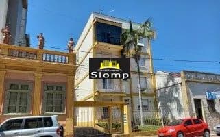 Apartamento CENTRAL. POSSUI 3 DORMITÓRIOS. GARAGEM.