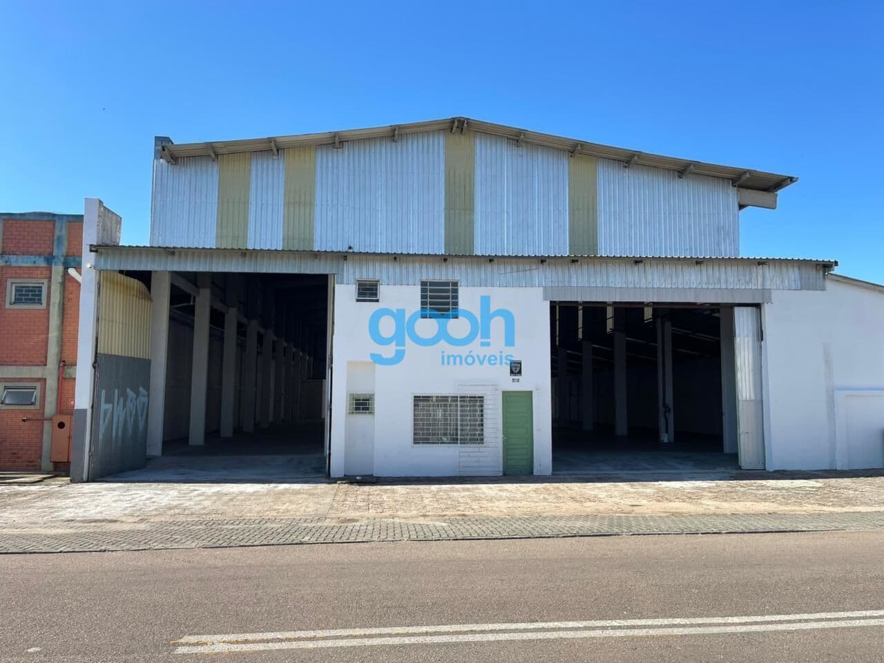 Locação Barracão Fazenda Rio Grande PR, 1.350 m² construído, sendo 1.000 m² pé direito 10m e doca.