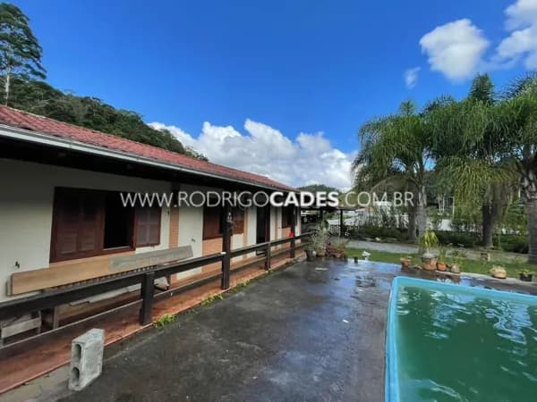 SC●CHÁCARA●1.245 M2●CASA, PISCINA, RIO, POMAR E +
