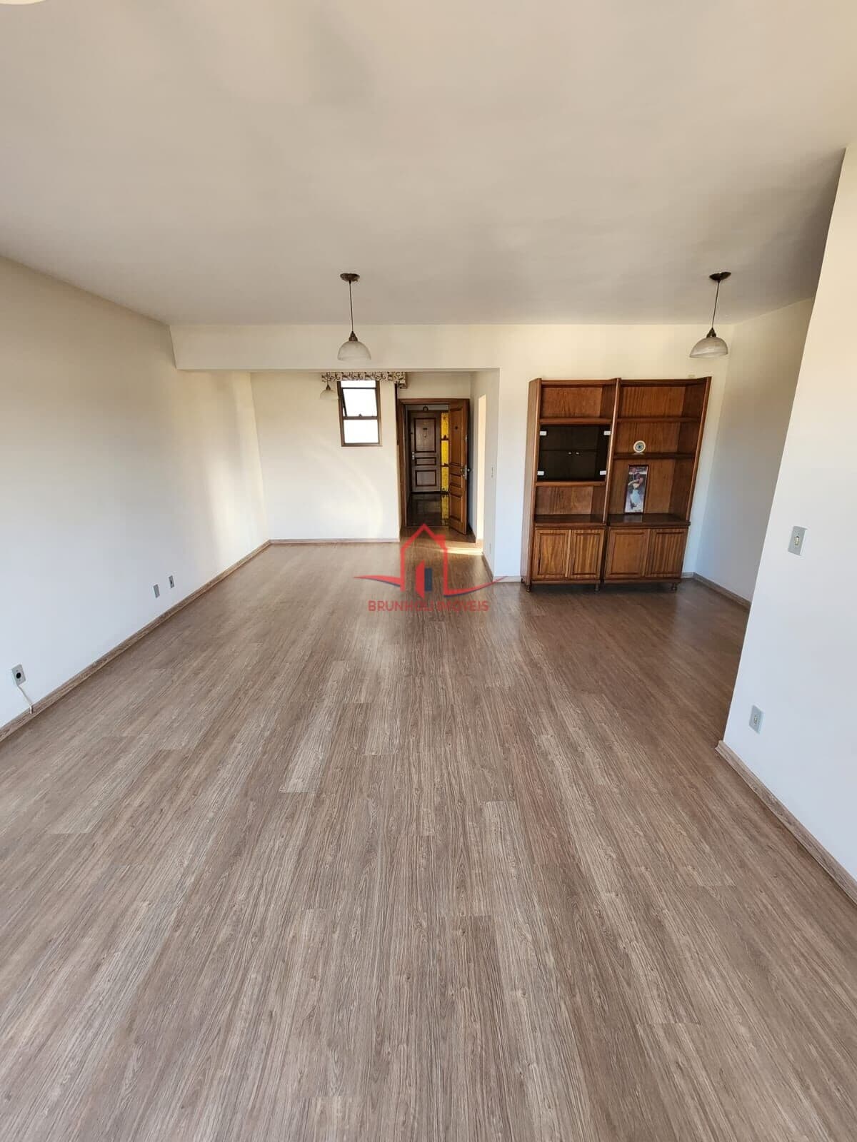 Apartamento de 130m², 3 dormitórios (1 suíte), localizado no edifício Via Veneto, em Jundiaí-SP
