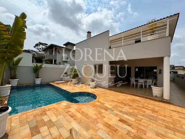 Casa sobrado no Condomínio Lago Azul