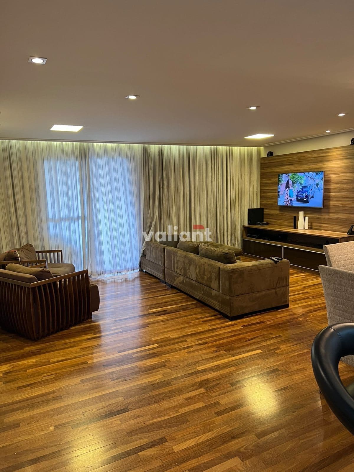 Apartamento 124m² 3 Dormitórios 1 Suíte 2 Vagas + Depósito - Condomínio Montemagno
