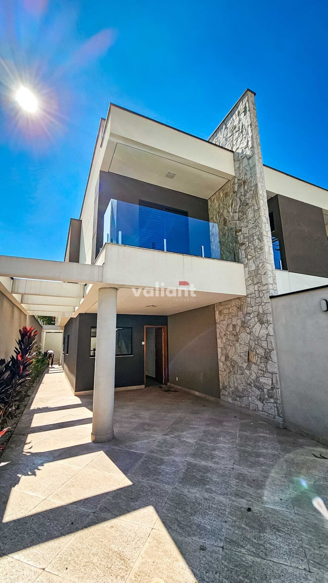 Sobrado Frontal Novo 3 Dormitórios 1 Suíte 2 vagas Cidade Líder/SP
