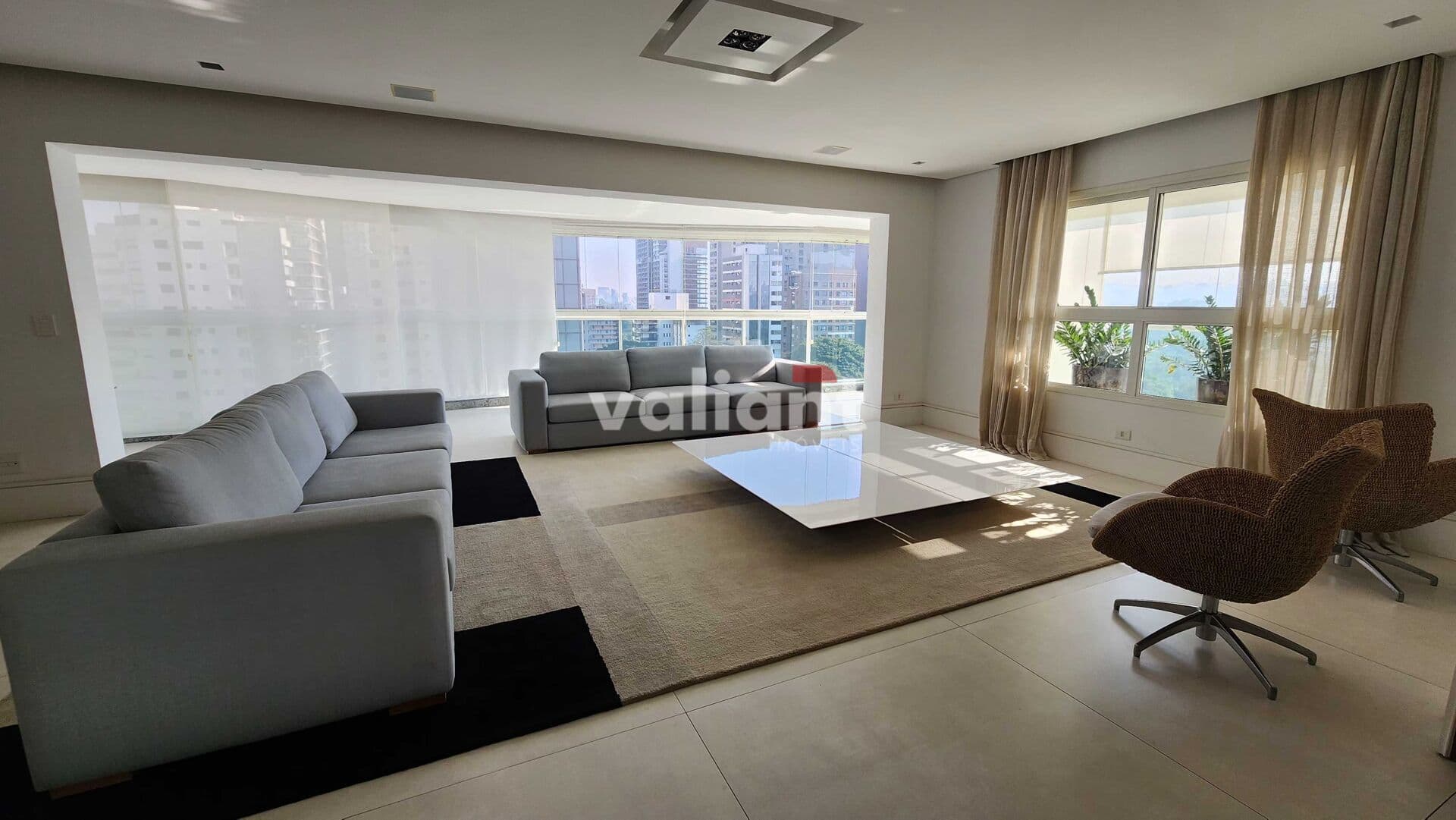 4 SUÍTES / 1 POR ANDAR / 326M² / MOBILIADO / 6 VAGAS