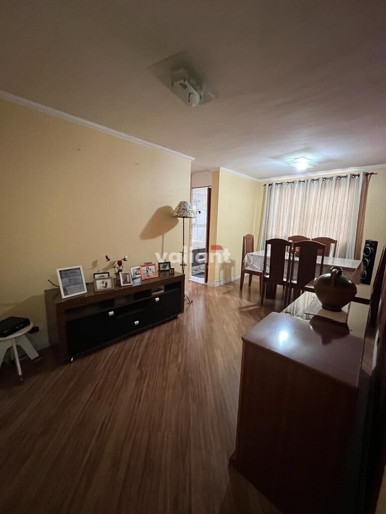 Apartamento térreo 2 dormitórios e Vaga Coberta - Andar Térreo - Condomínio Ametista, na Av. Assis Ribeiro, São Paulo/SP