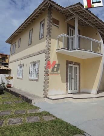 Casa Duplex em Condomínio com piscina Peró