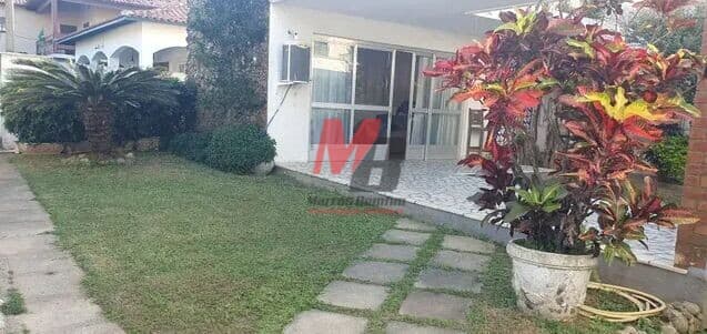 Casa Alto Padrão próximo a lagoa