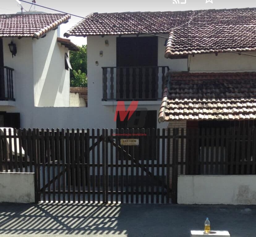 Casa Padrão em Condomínio no Peró a menos de 50 mts da Praia