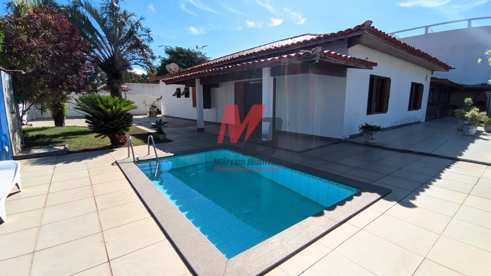 Casa Alto Padrão com saída para canal