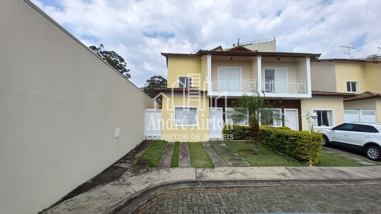 Casa em Condomínio com 3 dormitórios