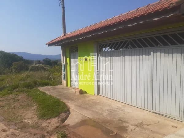 Casa em Araçariguama - Centro