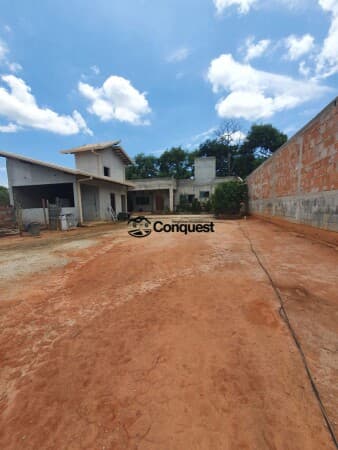 Chácara toda murada 1.300m² Casa 02 Quartos Bairro Morro Redendo Contagem