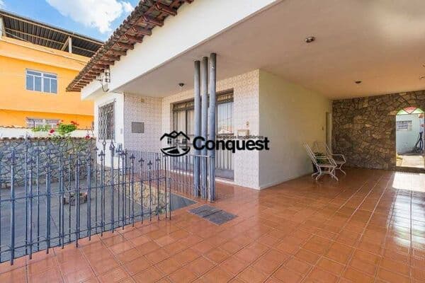 Vendo - Casa 03 Quartos em lote 360m² Bairro Santa Cruz Contagem