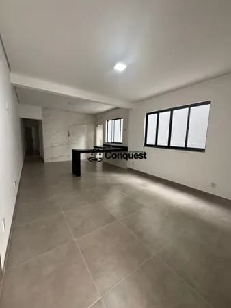Casa Geminada linear, 03 Quartos com suite, closet, 02 vagas de garagens