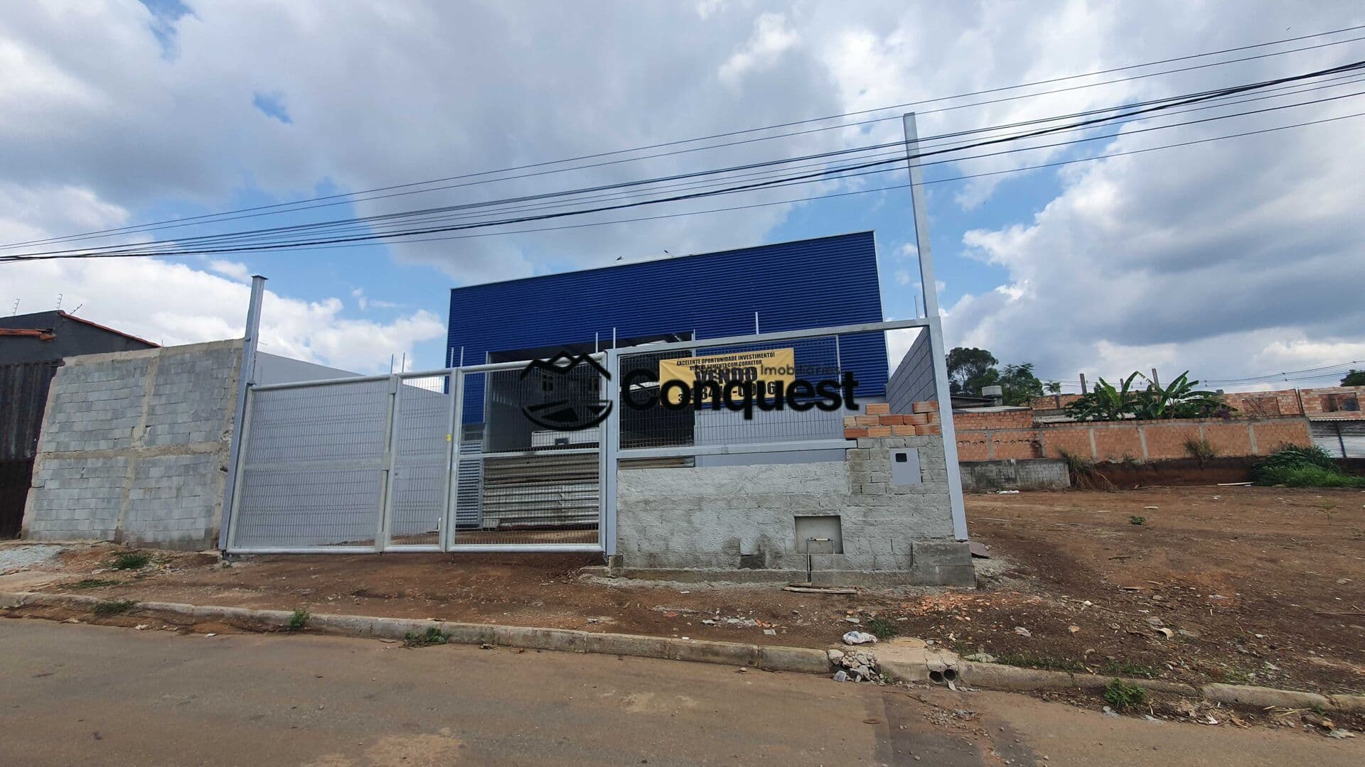 Vendo - Galpão Betim de frente BR-381