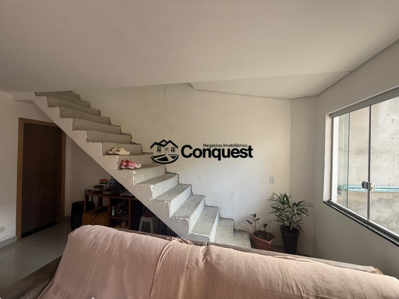 Vendo Casa Geminada de 3 quartos sendo 2 suítes, Bairro Sapucais II, Contagem !!