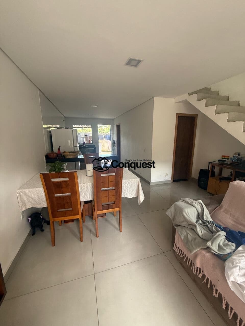 Vendo Casa Geminada de 3 quartos sendo 2 suítes, Bairro Sapucais II, Contagem !!