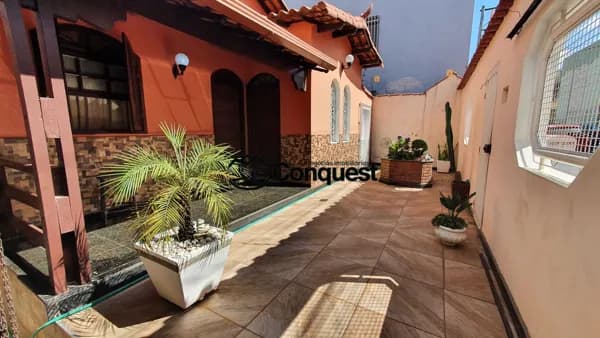 Casa Ampla em lote 360m², 05 Quartos com suíte Eldorado Contagem
