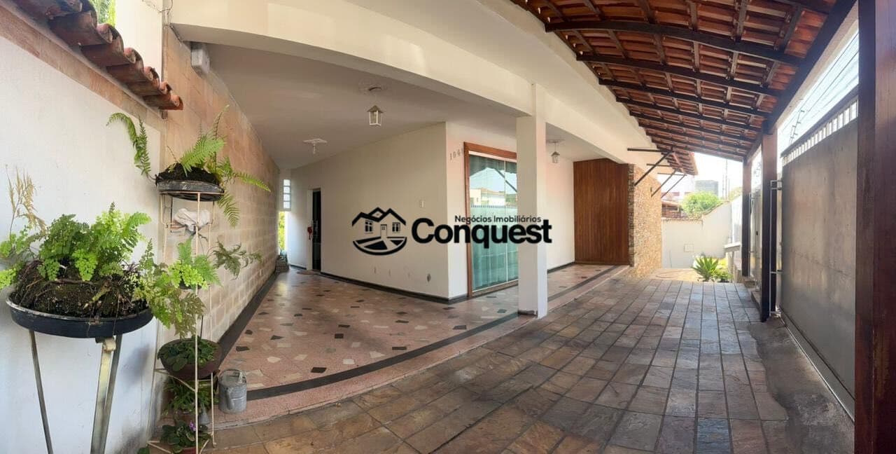 Linda Casa 04 Quartos com suíte Bairro Nova Suíça Belo Horizonte