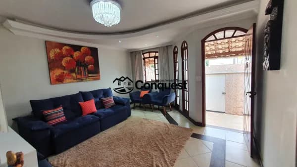 Vendo Linda Casa com piscina e área gourmet, Bairro Novo Eldorado, Contagem !!