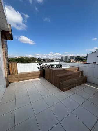Cobertura 05 Quartos com suíte, 02 vagas de garagem