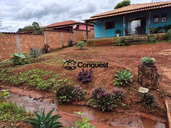 Vendo Espaçosa Casa / Chácara à Venda no centro de Souza – Rio Manso/MG !