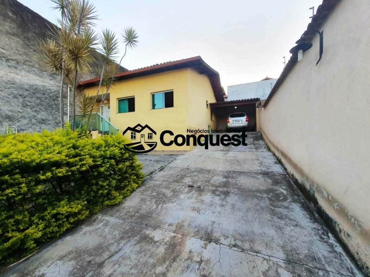 Vendo Casa Bairro Vera Cruz, Contagem de 3 Quartos e 6 Vagas de Garagem !!