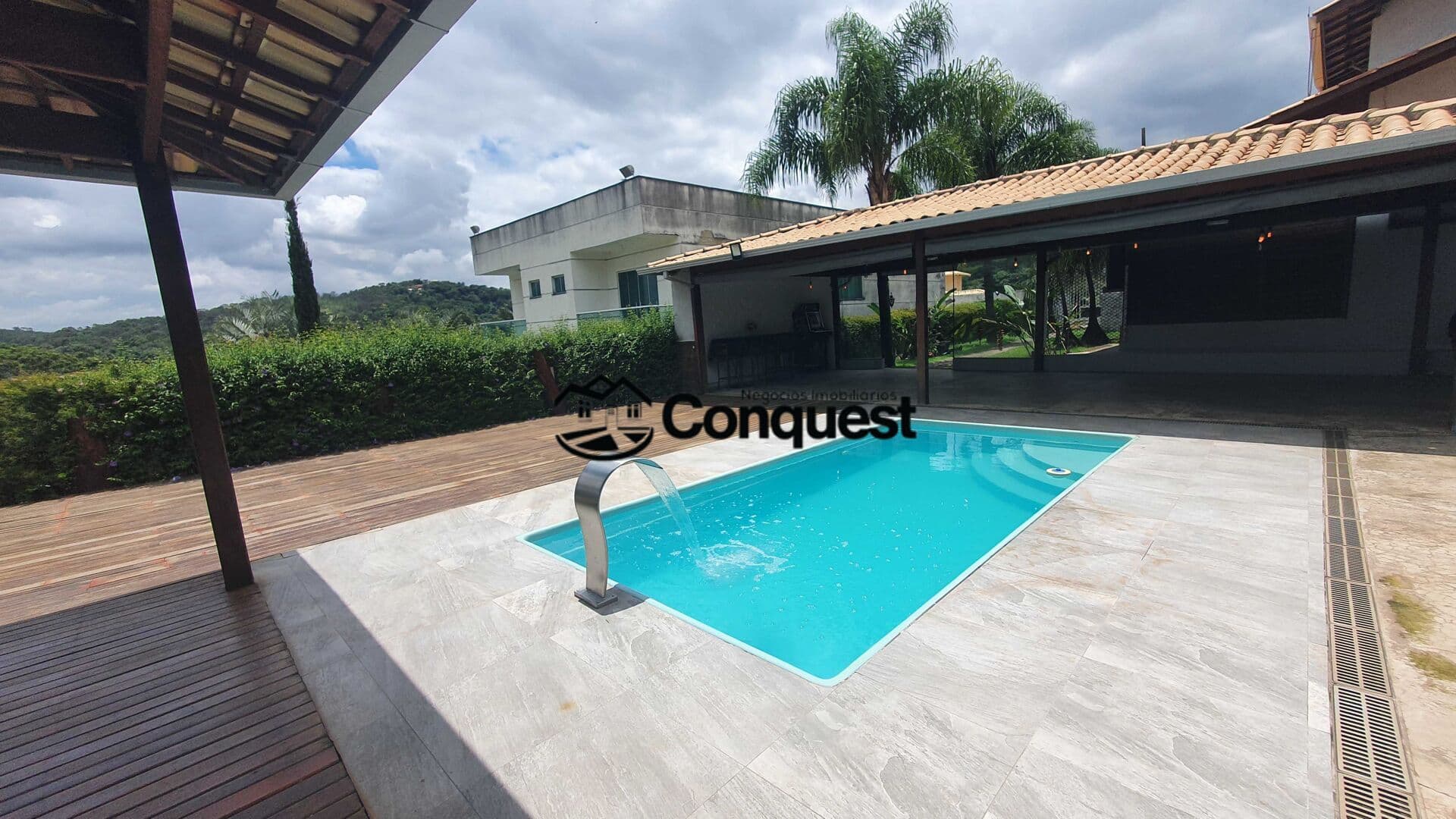 Vendo Linda Casa dentro Condomínio Quintas da Jangada 1ª Seção - Sarzedo