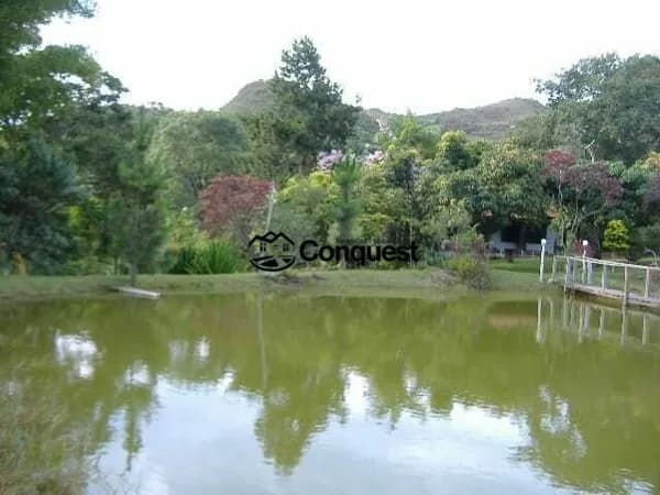 Vendo - Belíssimo Sítio Alto Padrão em Rio Acima !! muita agua !! conforto e bela estrutura !!