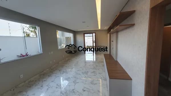 Vendo Linda Casa Linear de 4 Quartos sendo 2 suítes, 4 vagas garagem, Bairro Lundcéia, Lagoa Santa ! próxima lagoa !