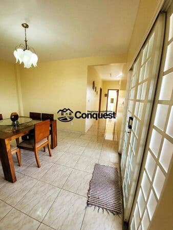 02 Casas com entrada individual, 4 Vagas de garagem - Centro Sarzedo !