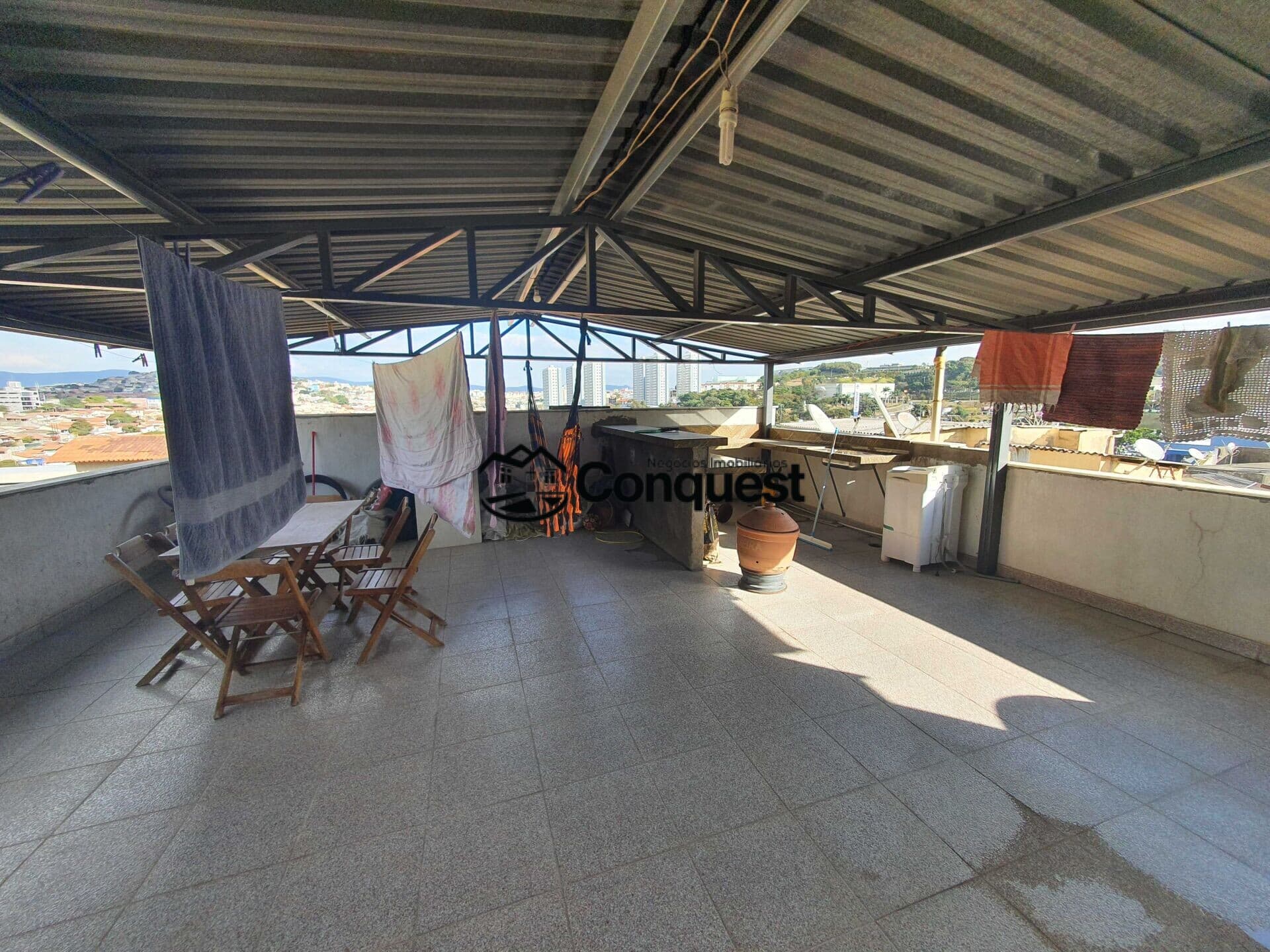 Cobertura 130m² área construída, 03 Quartos, 01 vaga de garagem Bairro Novo Riacho Contagem