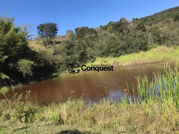 Vendo Fazenda de 36 hectares com muita agua na Cidade de Moeda