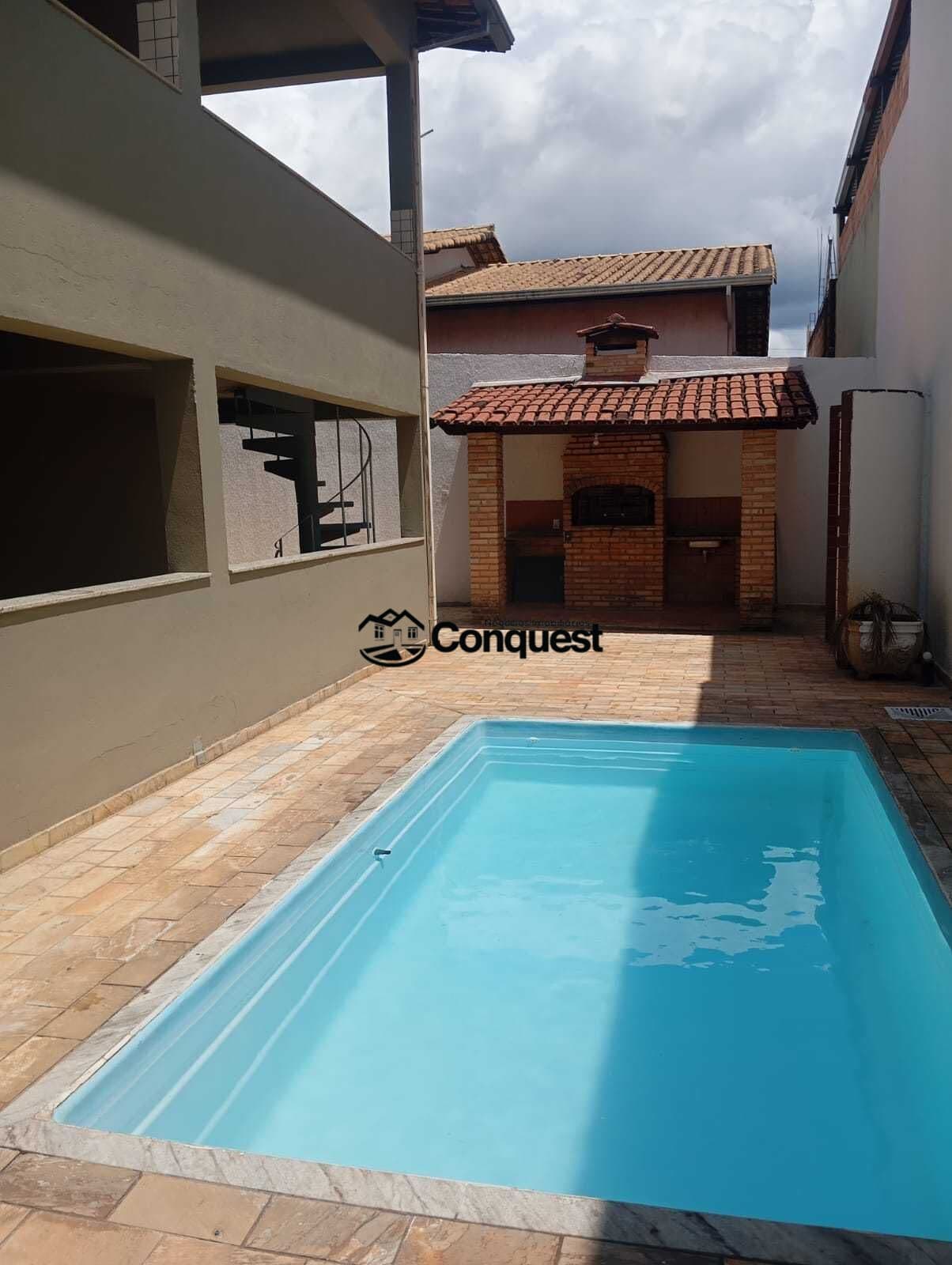 Vendo Casa ampla e com Piscina e Area Gourmet, Bairro Dom Bosco, Betim !!