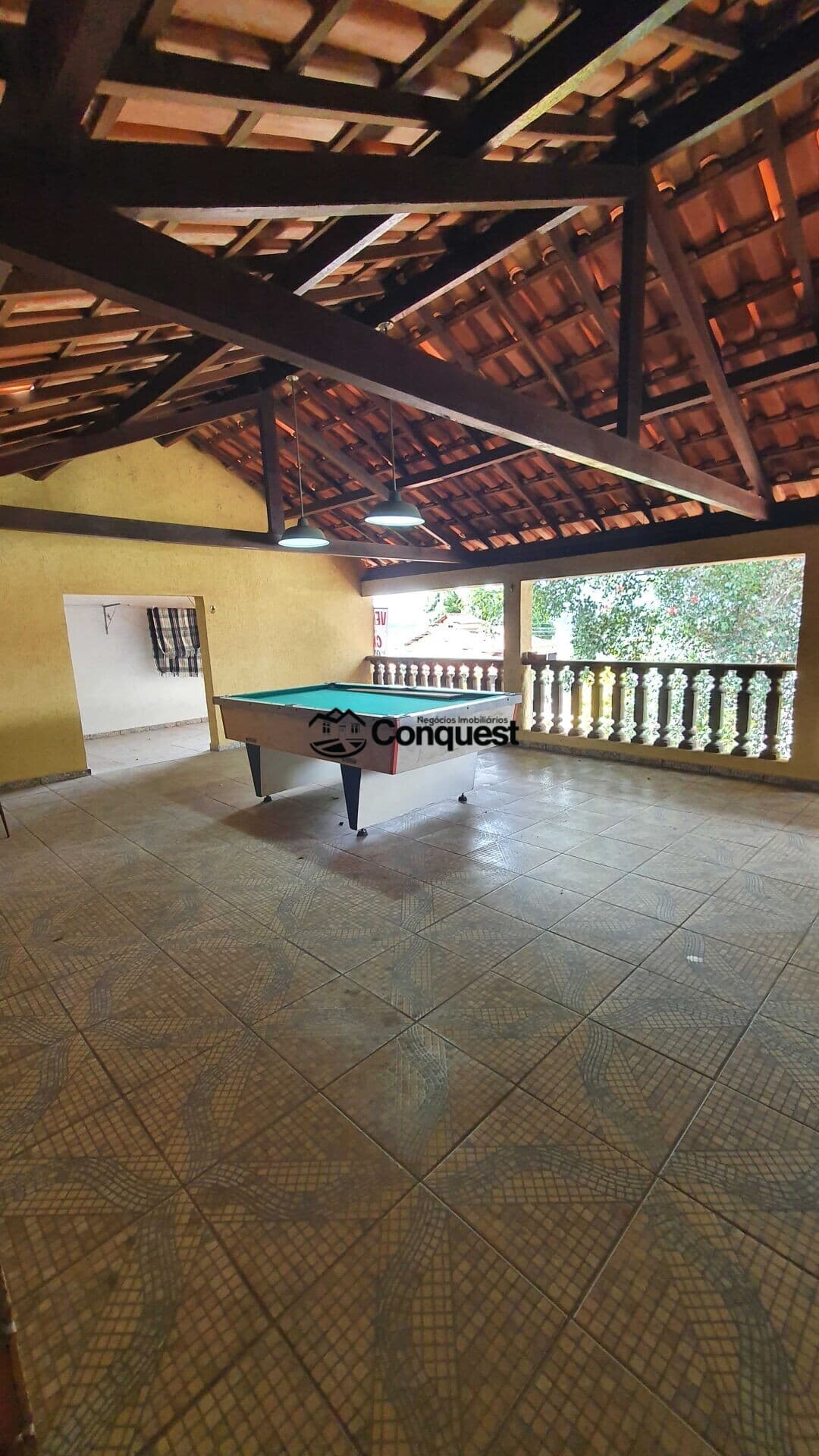 Vendo - Linda Casa de 4 Quartos com terraço, lote 435 metros, 4 vagas de garagem - Bairro Retiro - Contagem !!