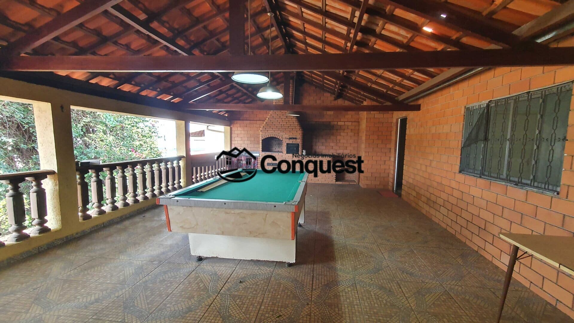Vendo - Linda Casa de 4 Quartos com terraço, 4 vagas de garagem - Bairro Retiro - Contagem !!