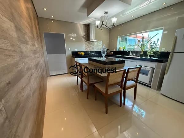 Vendo Bela Casa Linear com loja, Bairro Betim Industrial, Betim !!